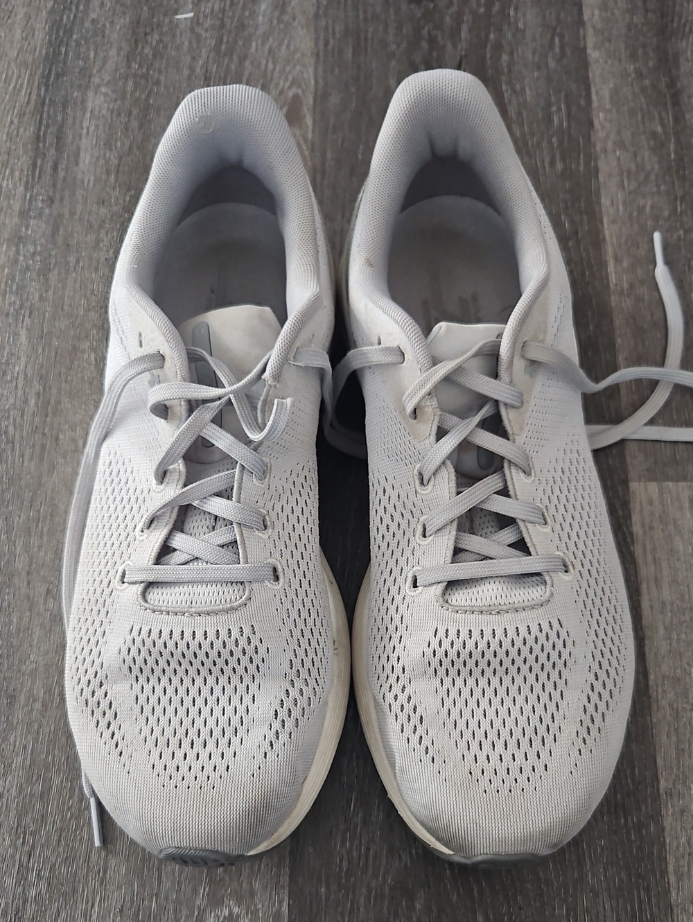 Under Armour Sonic 7 Men's Light Grey Running Shoes